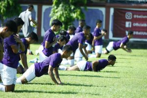 Robert Acungi Jempol Respon Pemain di Depan Gawang