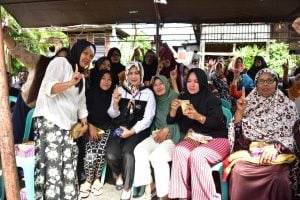 Di Tellu Limpoe, Warga Sambut Hangat Fatmawati