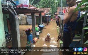 Lenteng Agung Kebanjiran, Puluhan Rumah Tergenang Air