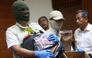 OTT Bupati Busel, KPK Amankan Uang Senilai Rp 400 Juta
