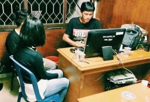 SatpolPP Bikin Malam Valday Pasangan ini Berantakan, Padahal Dikit Lagi Joss..