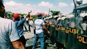 Suara Ribut-ribut Ternyata dari Bentrok Timses dengan Aparat