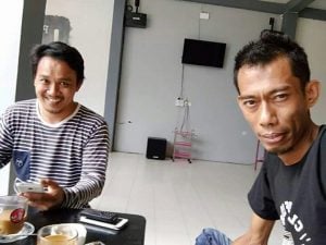 Hebat, Polisi Ganteng Ini Gemakan Anti Hoax Lewat Lagu
