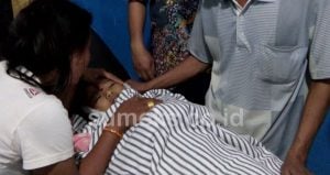 Murid SD Tewas Terjepit Mobil yang Berjalan Mundur