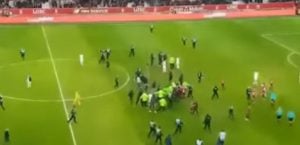 Hanya Sekali Menang dari 10 Laga, Suporter Serang Pemain dan Presiden Klub