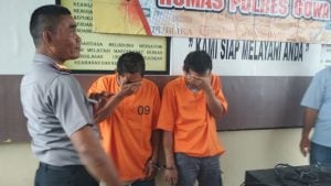 Cuma Kenakan Celana Dalam, Dua Pencuri Diamanka di Atap Rumah Korban