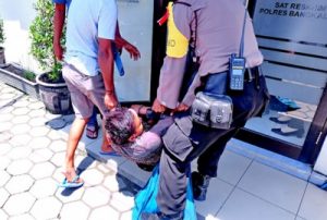 Minta Uang tak Dikasih, Leher Riyani Digorok Sholeh, Innalilahi…