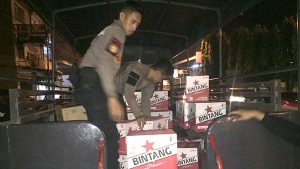 Ribuan Miras Disita Polisi di Jalan Nusantara Makassar
