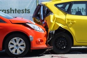 Tabrak Mobil Kontener yang Sedang Parkir, Dua Pemuda Menginap di Rumah Sakit