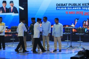 Rileks, Hanya IYL-Cakka Salami Semua Kandidat di Awal Debat