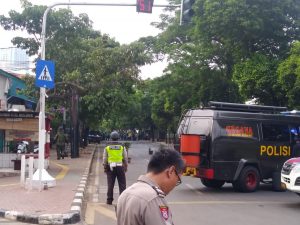 Dicurigai Bom, Tukang Sapu Palmerah Lapor Polisi