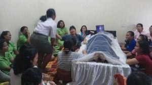 Jatuh Akibat Lubang, Karyawan Perusahaan Meninggal Ditabrak