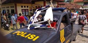 Puluhan Nelayan Mengamuk, Mobil Patroli Polsek Bayah Dirusak