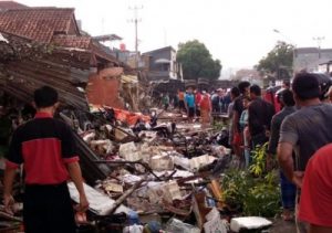 Truk Seruduk Sejumlah Motor dan Rumah di Brebes, 11 Orang Tewas
