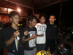 Ugal-ugalan lalu Salip Mobil Polisi, Tiga Curanmor Diringkus