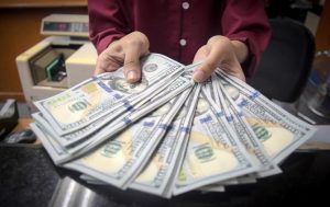 Imbas Bom Surabaya, Rupiah Melemah Tipis ke Level Rp 14.000-an