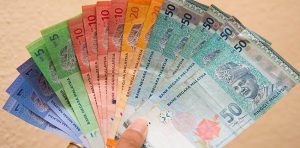 Ringgit Malaysia Melemah Setelah Kemenangan Mahathir
