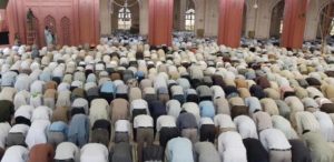 Jangan Pulang Duluan, Salat Witir Bersama Imam Mendapat Pahala Lebih Baik