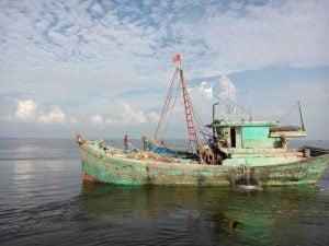 TNI Tangkap Kapal Kayu di Perbatasan Indonesia-Malaysia