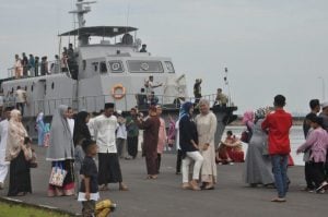 Kapal perang TNI AL Jadi Spot Selfie Asik