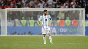 Sama-sama Angkat Koper, Ronaldo malah Lebih Elegan dari Messi