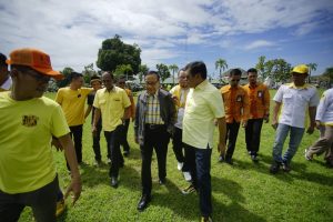 Tiba di Palopo dengan Helikopter, NH Didampingi Akbar Tanjung