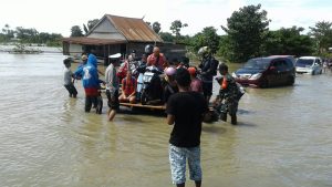 Urus Kemanusiaan, IYL Terus Koordinasi Penanganan Korban Banjir di Wajo
