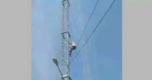 Depresi, Pelajar SMP Panjat Tower Gara-gara Tinggal Kelas