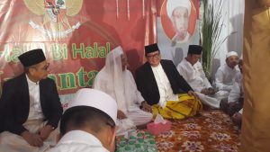 Hadiri Halal Bihalal, Airlangga Minta Doa Restu ke Habib Lutfi