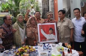 Dipersekusi, Gerindra Bertemu Neno Warisman