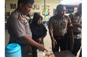 Bawa Nasi Bungkus ke Sel Polres Mamuju, Dua Pembesuk Ikut Diamankan, Ini Penyebabnya…