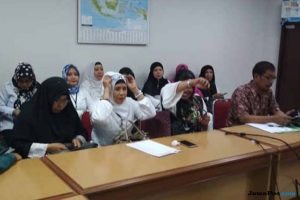 Korban Abu Tours Geruduk Kantor Kejati Sulselbar, Ini yang Permintaannya