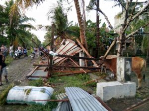 Angin Puting Beliung Rusak Satu Rumah di Sidrap