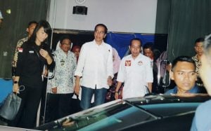 Sambut HUT FAJAR, Relawan Keluarga Jokowi Gelar Pasar Murah