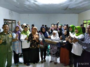 Perempuan Tani HKTI Beri Bantuan 3.500 Ekor Ayam Petelur ke Puluhan Warga