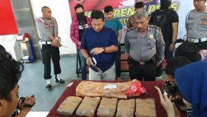 Dua Pemuda Diamankan Saat Transaksi, Barang Buktinya Bikin Mencengankan