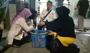 Prihatin, Erna Rasyid Taufan Borong Jualan Tuna Netra Ini