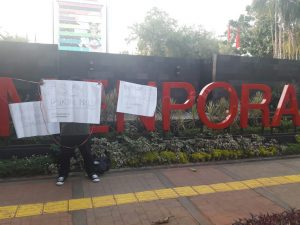 Gaji Luis Milla Ditunggak, Massa Geruduk Kantor Menpora