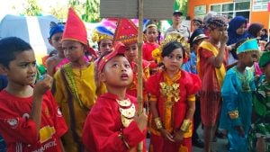 Peringati Hari Sumpah Pemuda, Siswa SD di Makassar Gelar Karnaval Budaya