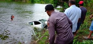 Mobil Camat Pujananting Terjun ke Sungai, Kawir Kasubag Keuangan Tewas