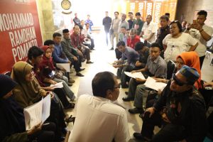 Tanpa Sekat, Danny Pomanto Layani Masyarakat dengan Hangat