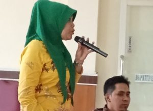 DLH Soppeng Minta Bawaslu Copot APK di Pohon