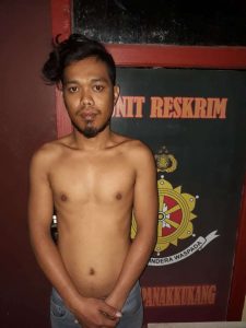 Disinggung Saat Buat Kandang Ayam, Pelaku Hajar Korban Hingga Tersungkur