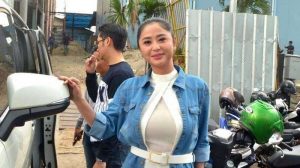 Damai dengan Rosa, Dewi Perssik Ungkap Kerinduan dengan Ayah