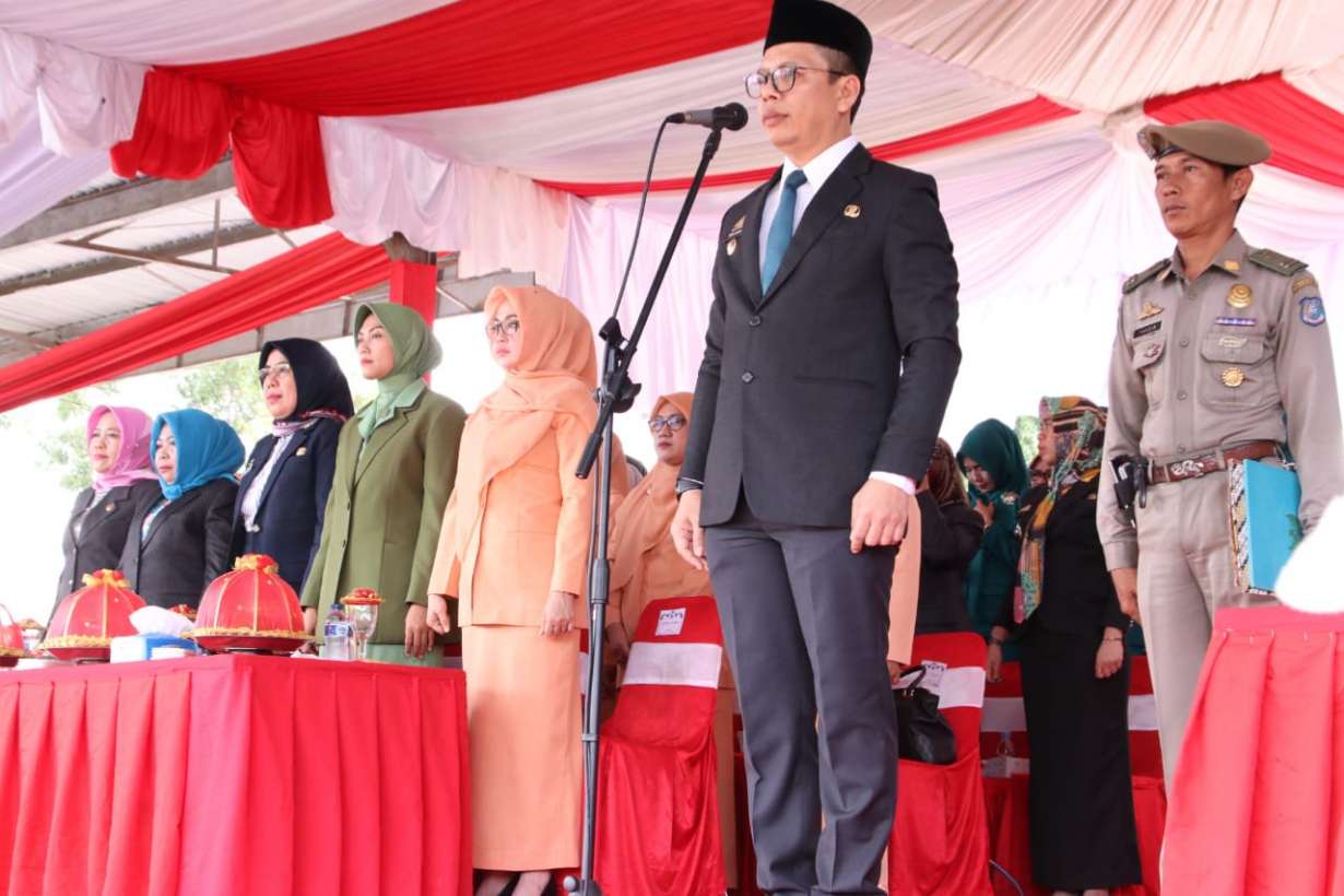 Wabup Luncurkan 17 Buku Karya Guru Bulukumba di Upacara Hardiknas
