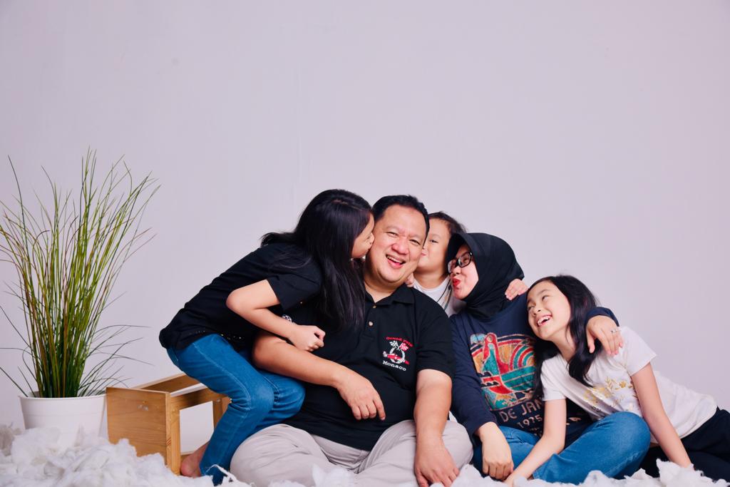 Kenal Lebih Dekat dr Onasis, Tetap Berpraktik, Dosen di Tiga Universitas hingga Shalat Maghrib dengan Keluarga