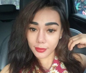 Sindir Seterunya, Bebby Fey: Sombongnya Orang Ini