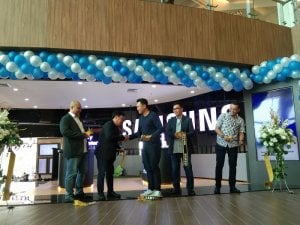Gaet Pasar dalam Mal dengan Outlet One Stop Service
