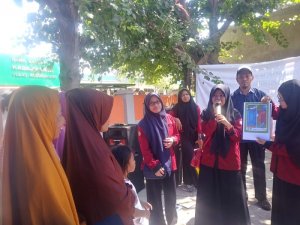 Cegah Penyakit Diare, Warga Diajak Main Kartu