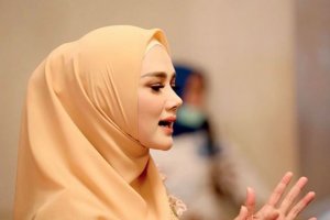 Mulan Jameela Jawab Pertanyaan Netizen Soal  Lirik Misterius ‘Makhluk Tuhan Paling Sexy’
